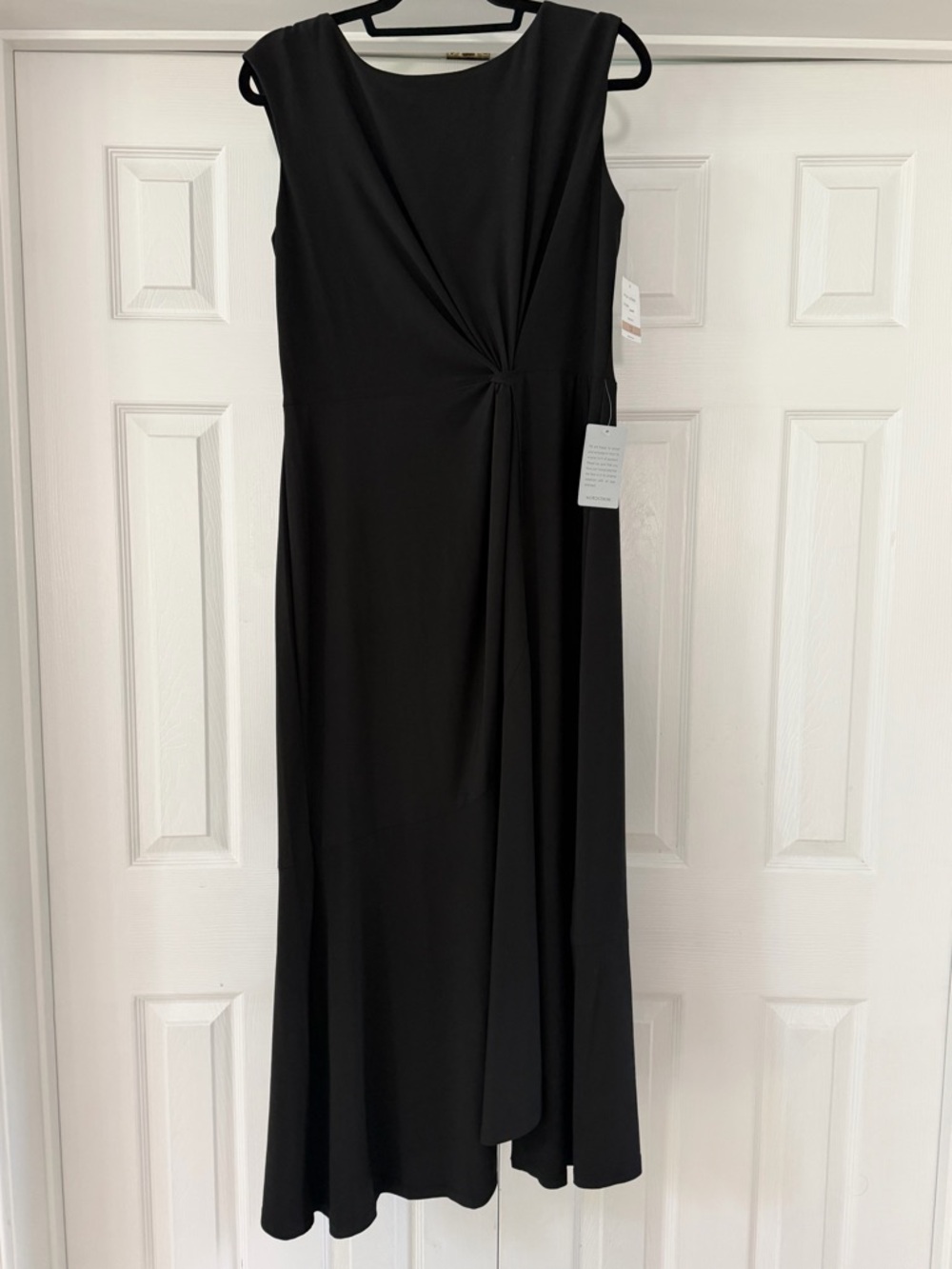 NWT Gabby Skye Size 12 Dress with Twist Detail